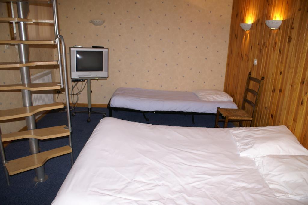 Hotel Celeste Bagnères-de-Luchon Стая снимка