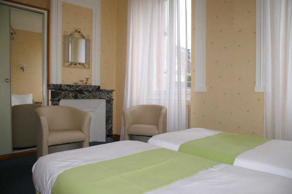 Hotel Celeste Bagnères-de-Luchon Стая снимка