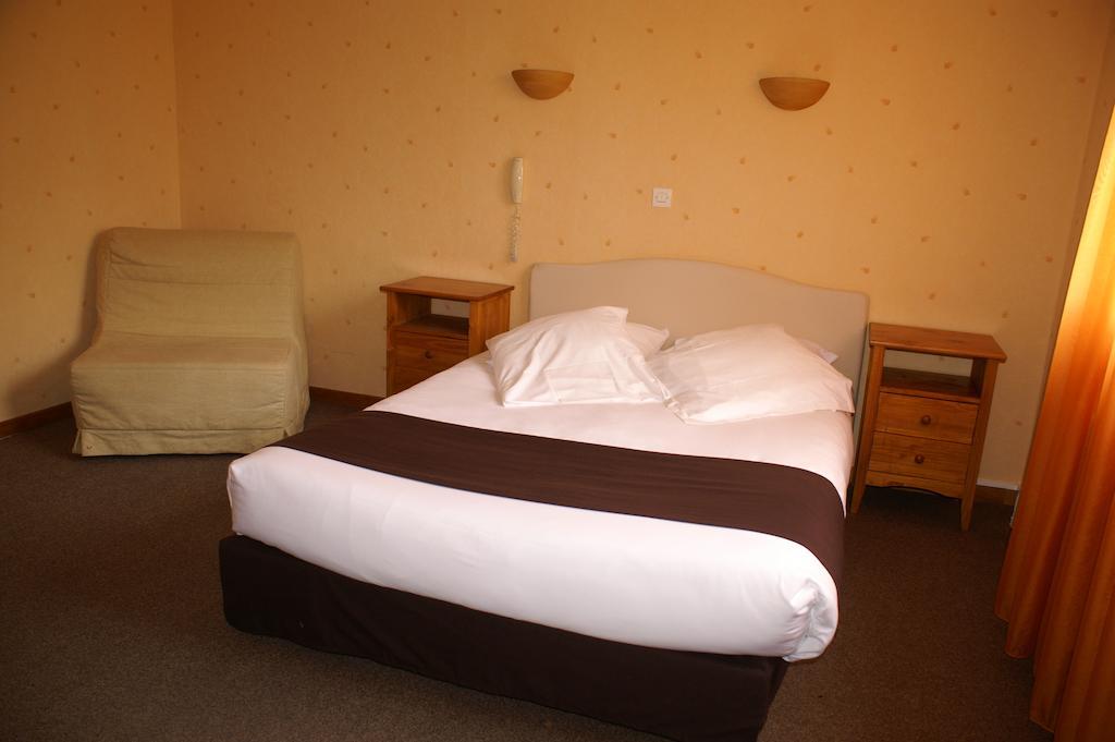 Hotel Celeste Bagnères-de-Luchon Стая снимка