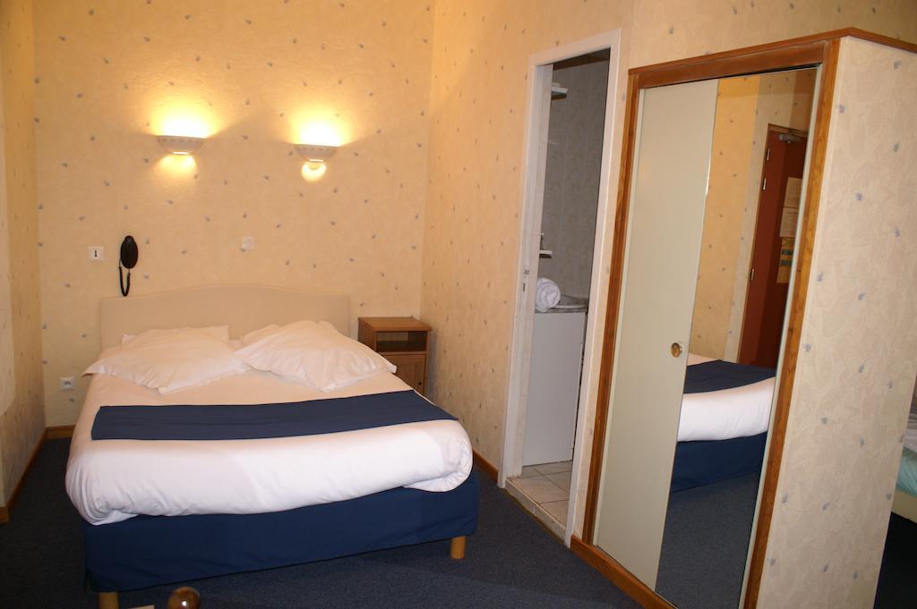 Hotel Celeste Bagnères-de-Luchon Стая снимка