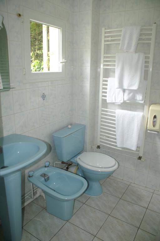 Hotel Celeste Bagnères-de-Luchon Стая снимка