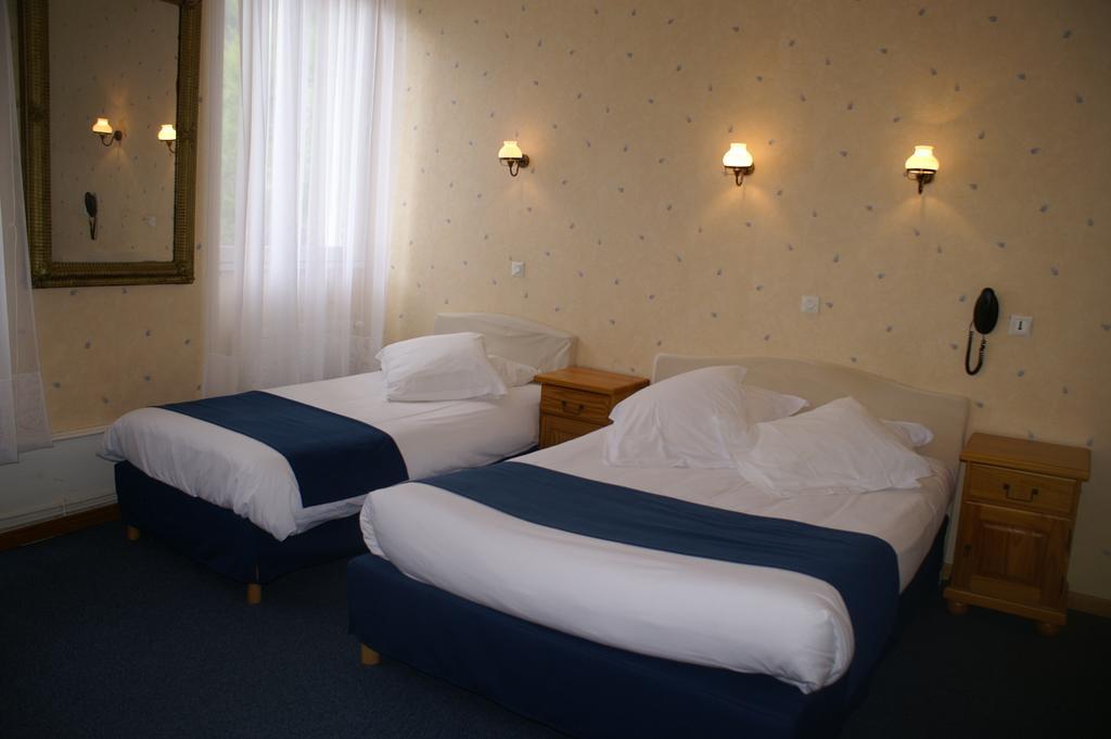 Hotel Celeste Bagnères-de-Luchon Стая снимка